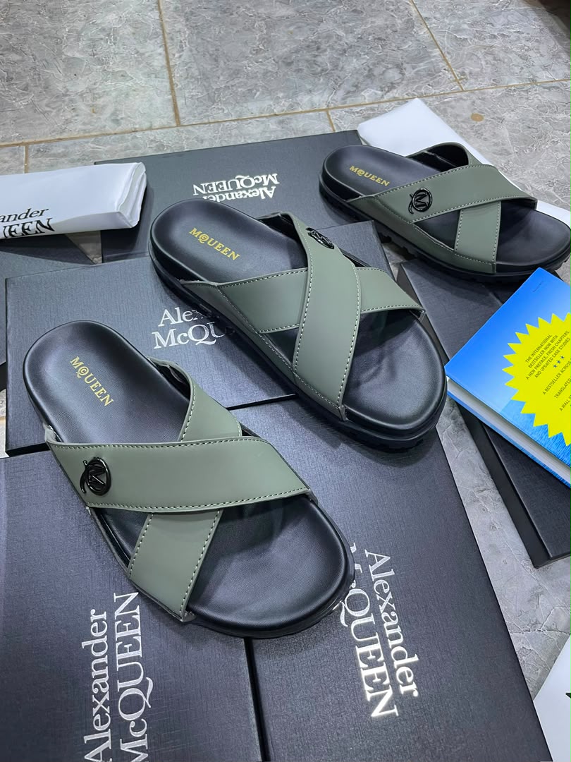 Men's criss-cross leather slide sandals