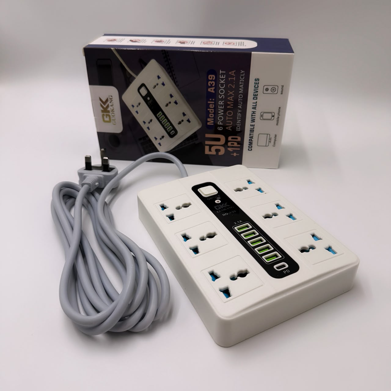 6-way Power Extension Socket / 6 universal power outlets, multiple USB charging ports, and a Type-C PD port