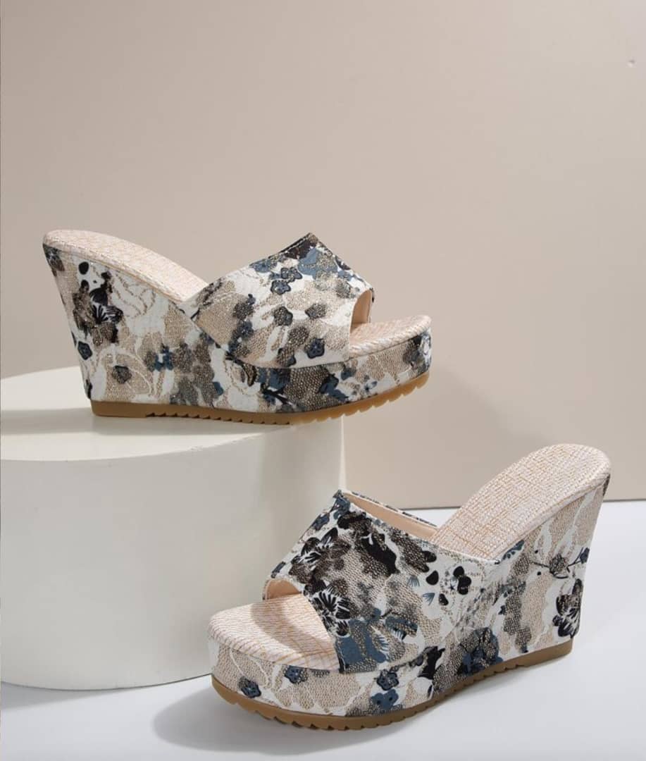 Floral-patterned wedge slide sandals