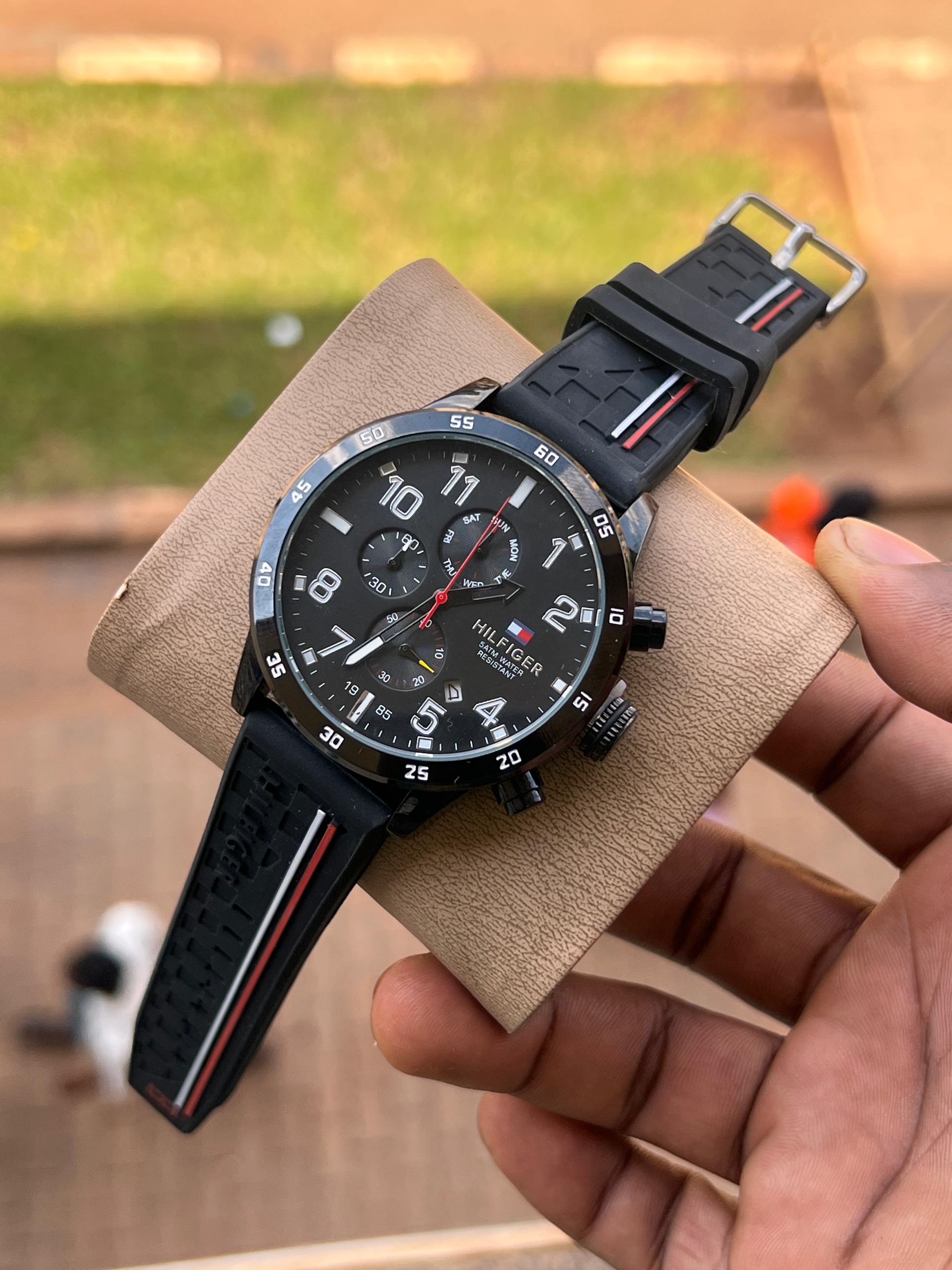 Men's rubber strap chronograph watch