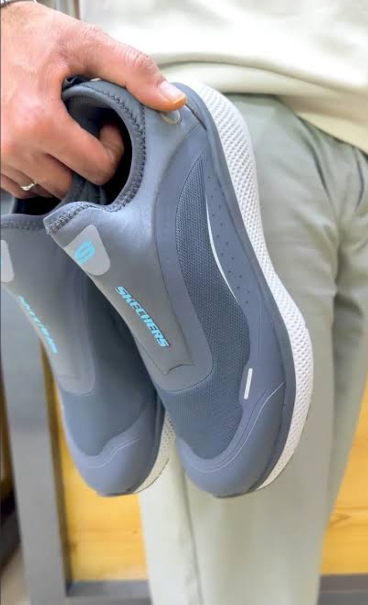 Skechers Go Walk Max Cushioning Arch Fit / Slip-in Athletic Sneakers