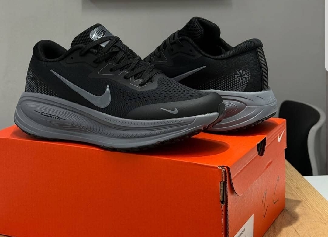 Nike Air Zoom Vomero 18